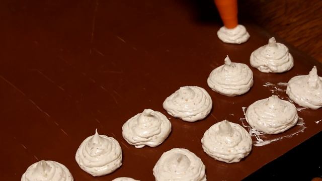 Безе с арахисом - как правильно испечь безе для торта. смотреть онлайн