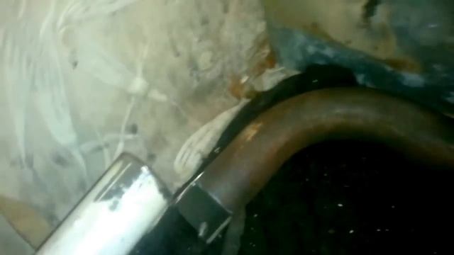 Небольшая хитрость при сварке труб отопления в неудобных местах смотреть онлайн