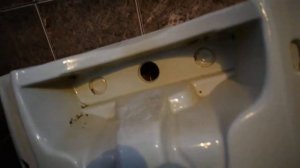 Раковина без отверстия для смесителя.Как проделать отверстие в фарфоровой раковине