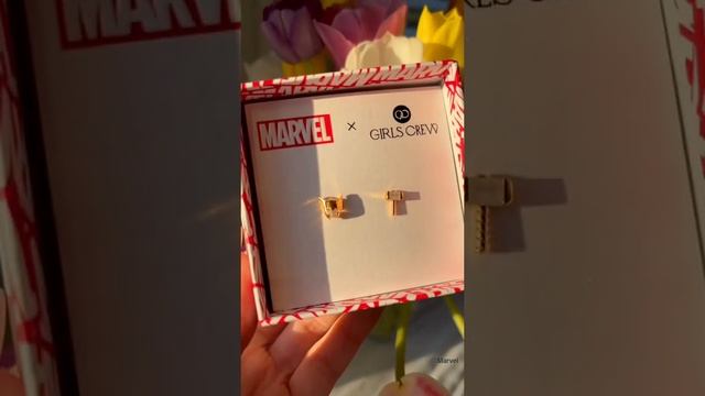 Unboxing my new #Marvel jewelry✨? смотреть онлайн