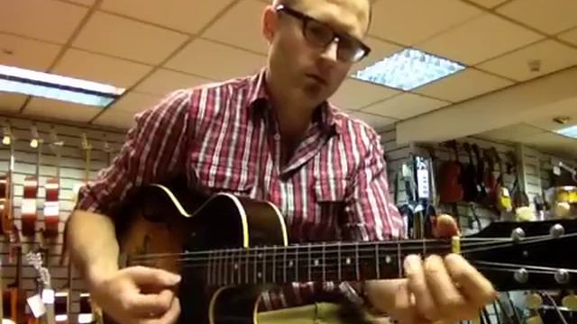 Nuages on a 1950's Gibson ES140 смотреть онлайн