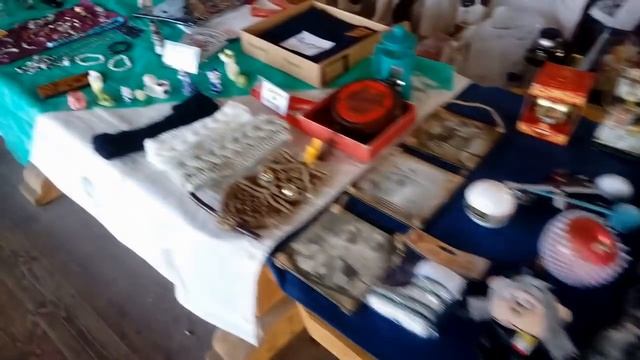 Блошиный рынок в Измайлово. Елочные игрушки, фарфор, стекло. смотреть онлайн