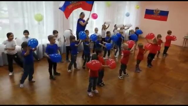 Флешмоб "Белый, синий, красный" смотреть онлайн