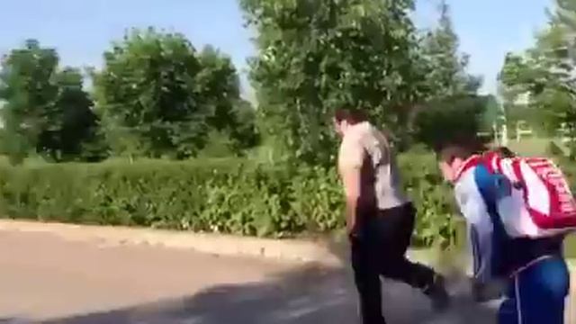 Бег 100 метров - Магушков (190 кг) vs Аухадова (85 кг) смотреть онлайн