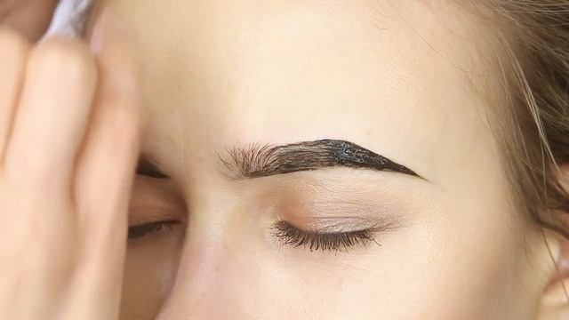 ОФОРМЛЕНИЕ БРОВЕЙ. Коррекция и окрашивание красителем levissime. ХУДОЖЕСТВЕННОЕ ОФОРМЛЕНИЕ БРОВЕЙ смотреть онлайн