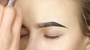 ОФОРМЛЕНИЕ БРОВЕЙ. Коррекция и окрашивание красителем levissime. ХУДОЖЕСТВЕННОЕ ОФОРМЛЕНИЕ БРОВЕЙ