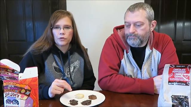 Trader Joe’s: Chocolate Peppermint Crinkle Cookies & Astounding Multi-Flavor Joe-Joe’s Review