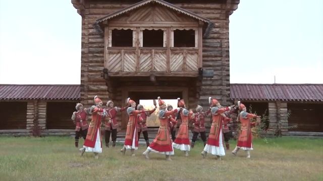 Приветственный танец народного танцевально-хорового коллектива"Ньургуьун" смотреть онлайн