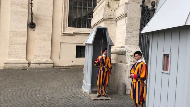 Италия.Рим.Базилика в Ватикане и Гвардия Папы Римского.Май2018 смотреть онлайн