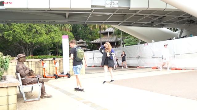 #Cowboy_prank in Australia funniest reactions. lelucon statue prank. luco patung смотреть онлайн