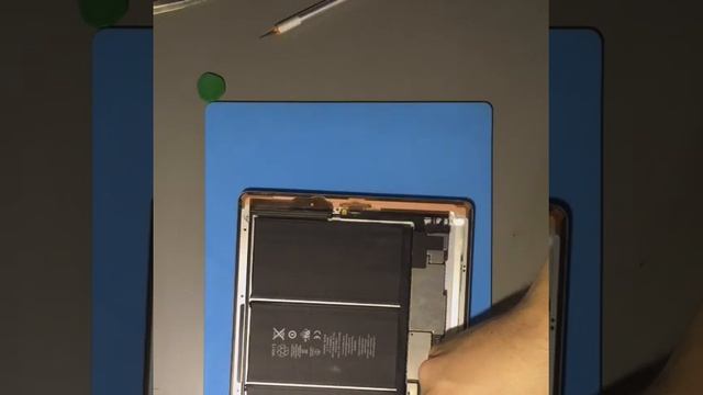 Замена тачскрина IPAD 4 смотреть онлайн