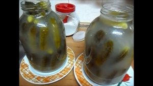 Квашеные  огурцы  в  банке  на  зиму.  Пальчики  оближешь.