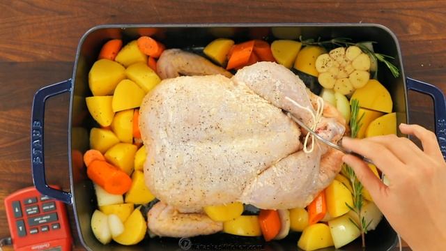 Juicy ROAST CHICKEN RECIPE - How To Cook a Whole Chicken смотреть онлайн