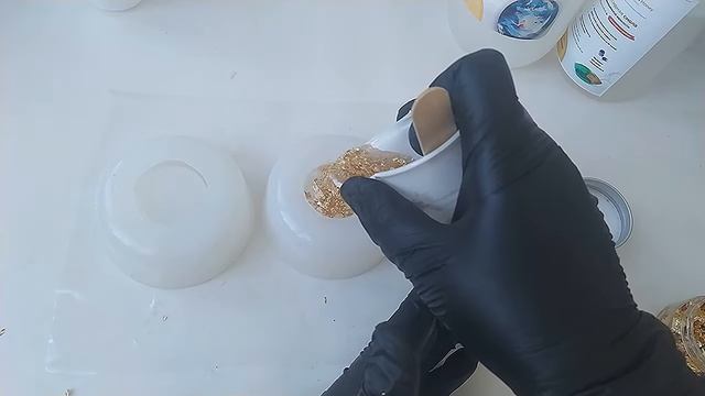 Подсвечники из эпоксидной смолы с поталью. смотреть онлайн