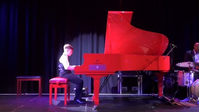 RMA Student Roman Hurmak Performing in Albert Hall London Troll Forest Tango by Hammond смотреть онлайн