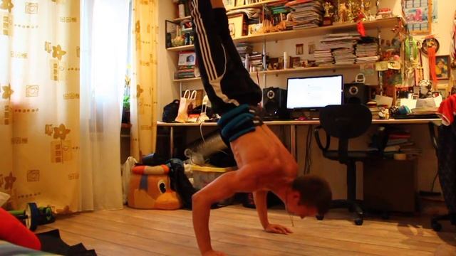 MONSTER handstand pushups training. with a weight. Отжимания на руках с весом. смотреть онлайн