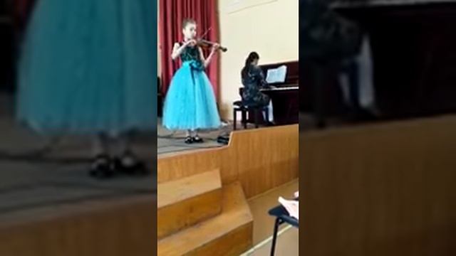 Игра на скрипке. (Боева Ника 4 "А" класс). смотреть онлайн