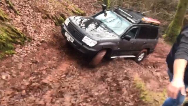 Wales Green Laning Off Road Merc ML RangeRover Defender Porsche Cayenne Isuzu Trooper Jeep Wrangler смотреть онлайн