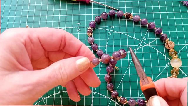 Комплект украшений из аметиста 10 мм.:колье,браслет,серьги.И не большой МК по завершению колье . смотреть онлайн