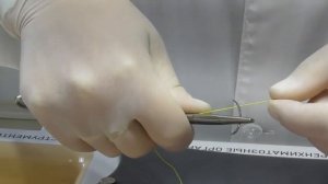 Методика заправки нити в хирургическую иглу