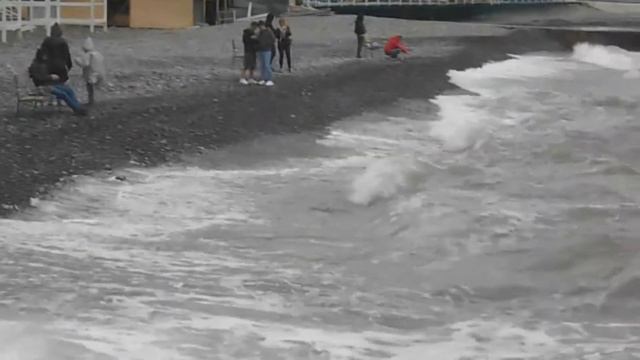 Сочи. Волнение на море. (5 апреля 2021 г.) смотреть онлайн