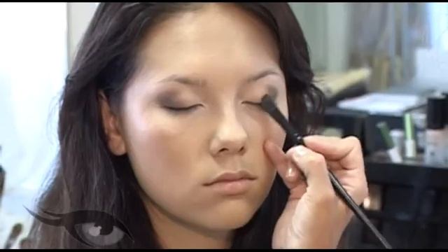 "Модный взгляд" с Соней Сапрыкиной. Модный мake-up от салона "Флорес" смотреть онлайн