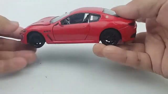 Maserati Quattroporte GT Model Car 1:32 смотреть онлайн