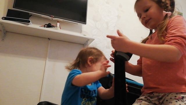 Глеб и Ия и просто стул смотреть онлайн