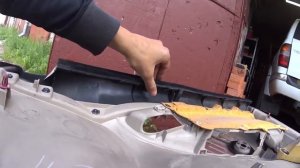 Снятие дверных карт Тойота Королла / как снять обшивку двери тойота