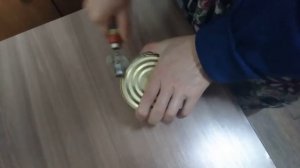 Как открыть консервную банку Советской открывашкой ключом ?