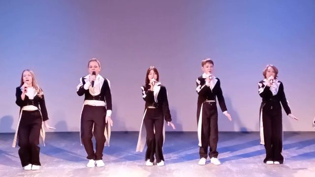 Вокальный ансамбль " Подсолнух". Песня "Пингвины" смотреть онлайн