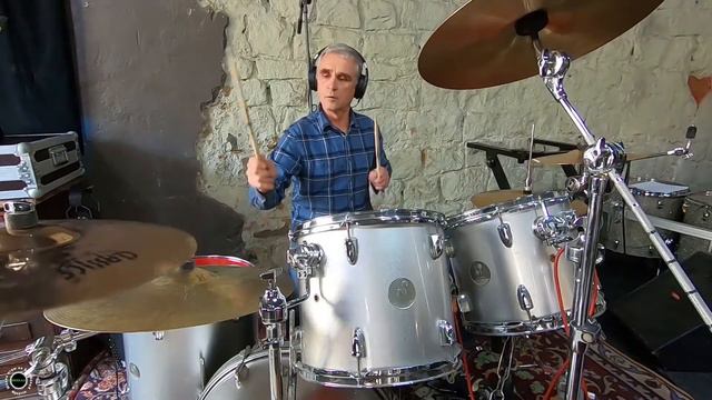 Игорь - Green Day - Holiday (Drum Cover) смотреть онлайн