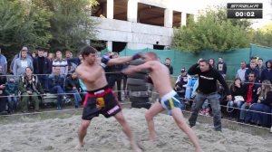 Боксёр против Тайского Боксера !! Бой Без правил !!