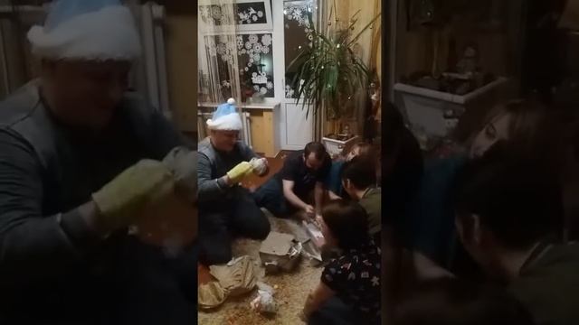 Новогодняя игра у нас дома 1 смотреть онлайн