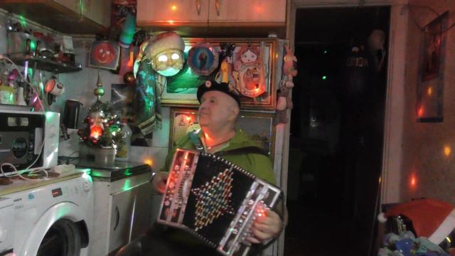 угадайте\писню\на\нижегор\гарм\от\ваш\покорн\слугисамоуч\самор \слухач\без\нот\и\учителей\и\т\д\и\т смотреть онлайн