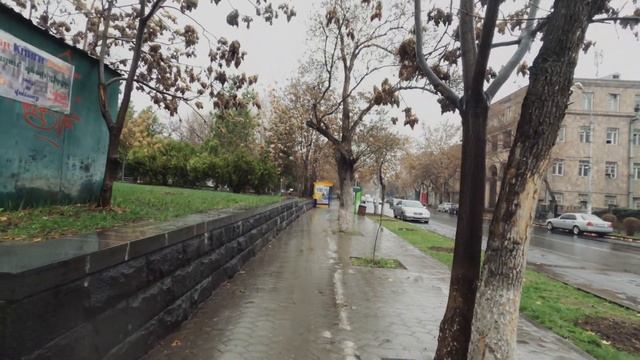 Walking in the Rain in Yerevan, Armenia 4K with Binaural Sound смотреть онлайн