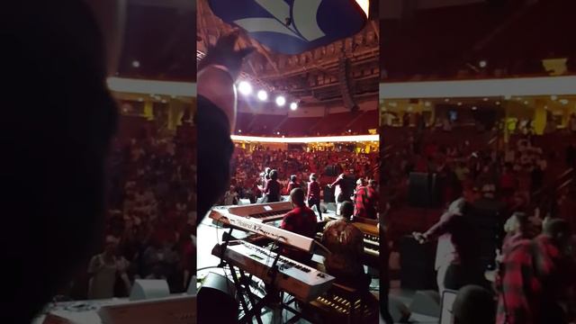 Parris Bowens reunites with Tye Tribbett!!!! смотреть онлайн