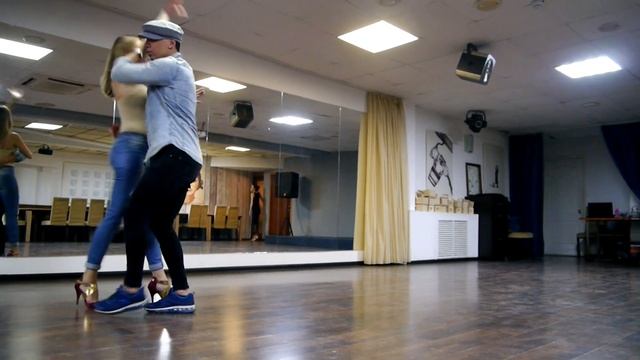 04.03.2019 Kizomba - Kseniia & Mr.Mario / Кизомба - Ксения и Марио 04.03.2019 смотреть онлайн