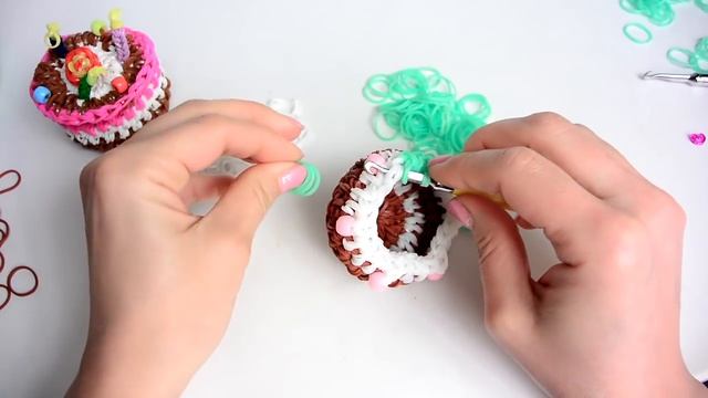3Д ТОРТ - ШКАТУЛКА из резинок Лумигуруми. Rainbow Loom 3D Cake Loomigurumi. смотреть онлайн