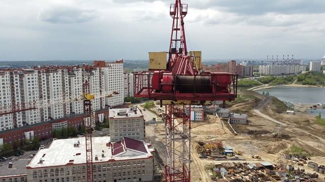 Стройка. Башенные краны КБ 674 КБ 503 КБ 404. Дзержинский с высоты. Soviet tower cranes смотреть онлайн