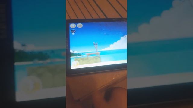 New background and playing Angry Birds смотреть онлайн