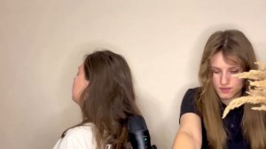 АСМР ??⚕️добрая школьная осматривает голову/ копание в волосах/ ролевая игра