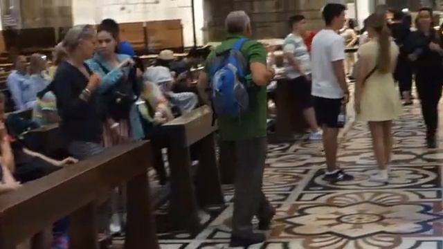 Священный гвоздь в домском соборе Милана смотреть онлайн