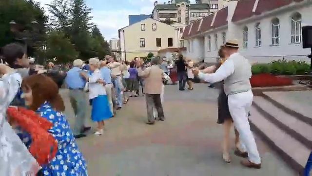 Летний ВАЛЬС！??? 2022г. смотреть онлайн