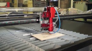 Лазерный станок своими руками пробный запуск установки лазерной резки.mp4