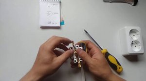 Как подключить розетку накладную?