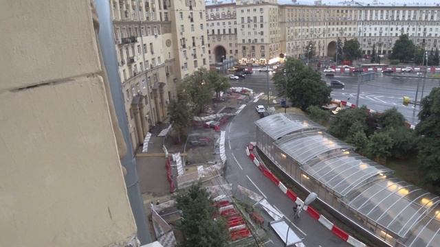 Последствия урагана в Москве. Ленинский проспект. Площадь Гагарина. Лето 2022. Залищак Владимир смотреть онлайн