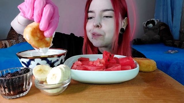 Сырники с фруктами/mukbang/сладкий мукбанг смотреть онлайн