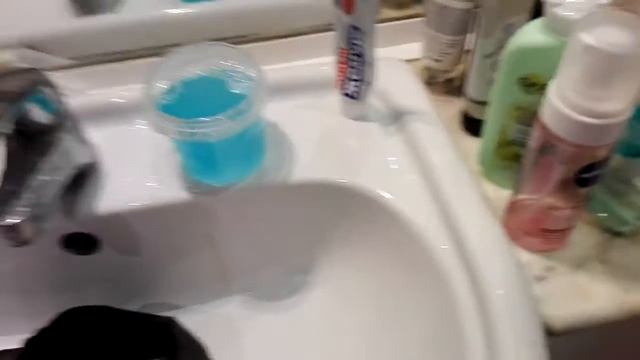 Чистка от грязи кроссовок NIKE air max 90 и adidas HAMBURG смотреть онлайн