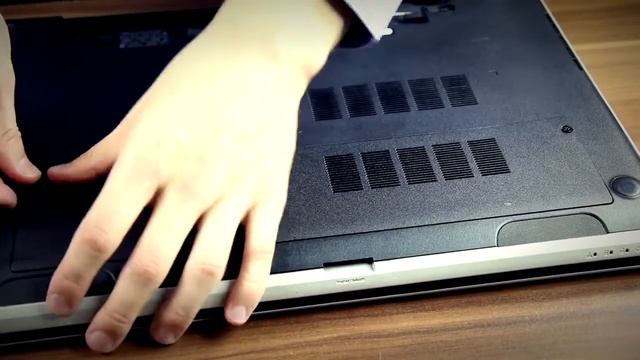 How to change & install Laptop HDD to SSD Samsung 750 EVO DIY смотреть онлайн